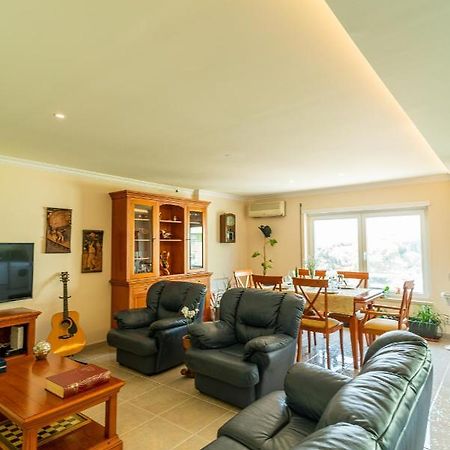 Family Comfort House Seixal  Bagian luar foto