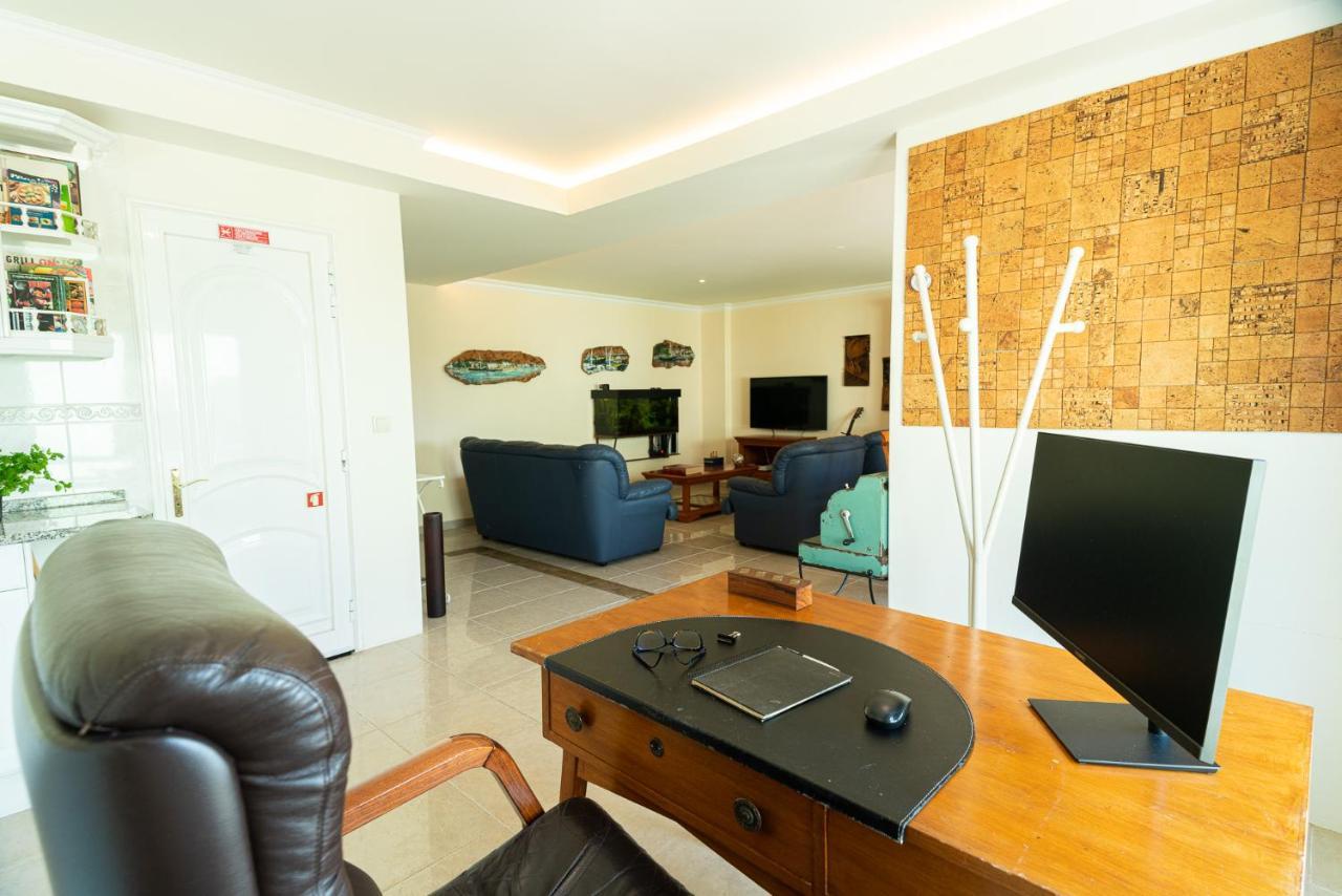 Family Comfort House Seixal  Bagian luar foto