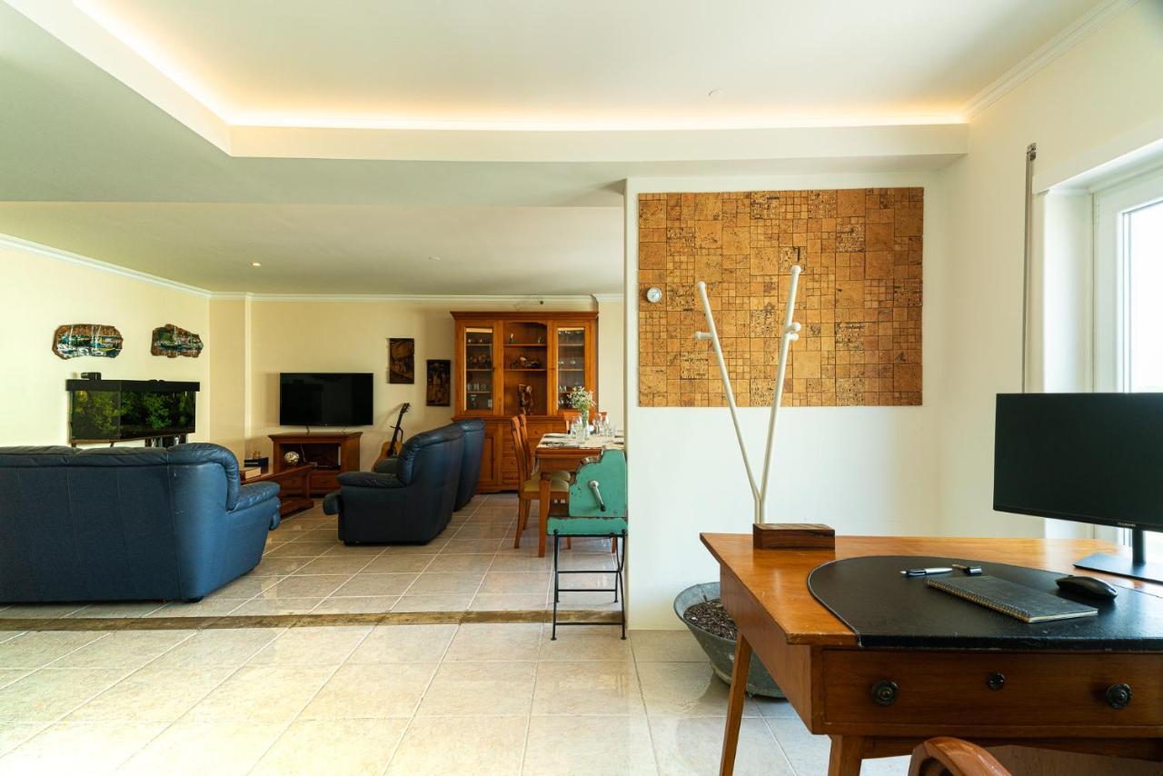 Family Comfort House Seixal  Bagian luar foto